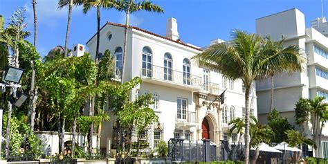 morti casa versace|2 found dead at former Versace Mansion apparently died by .